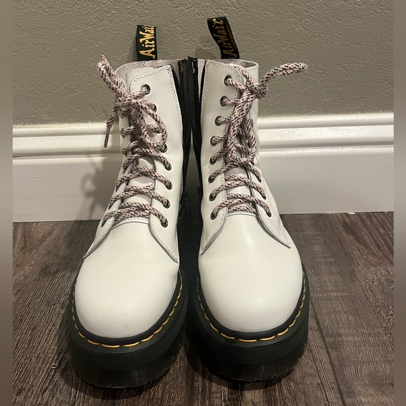 W9 Jadon Platform Dr. Martens - Picture 5 of 6